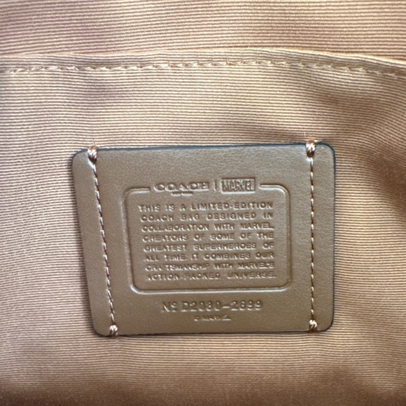 COACH x MARVEL Limited Ed. Jes Messenger With Carol Danvers - Picture 8 of 16